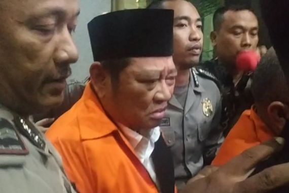 Kalimat Singkat Bupati Sidoarjo saat Digelandang ke Rutan KPK - JPNN.COM