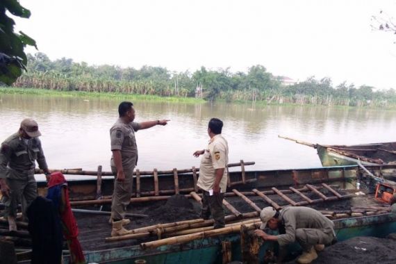 Sungai Brantas Rusak Akibat Aktivitas Penambangan Pasir - JPNN.COM