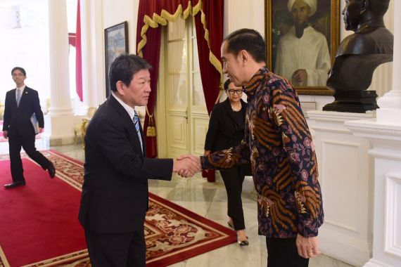 Menjamu Menlu Jepang, Jokowi Tawarkan Investasi di Natuna - JPNN.COM