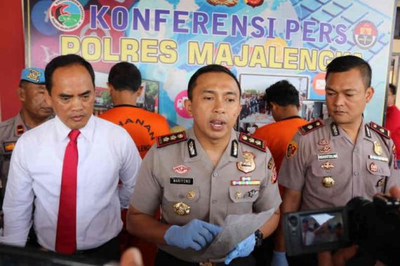 Apes, Empat Pria Ditangkap saat Sedang Mengonsumsi Narkoba - JPNN.COM