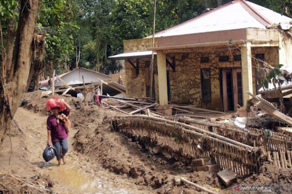 Warga Diminta Tetap Waspada Terjadi Banjir dan Longsor Susulan di Daerah Ini - JPNN.COM