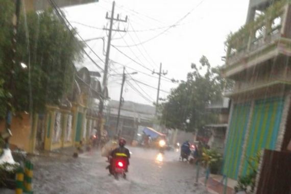 Surabaya Banjir, Tetapi.. - JPNN.COM