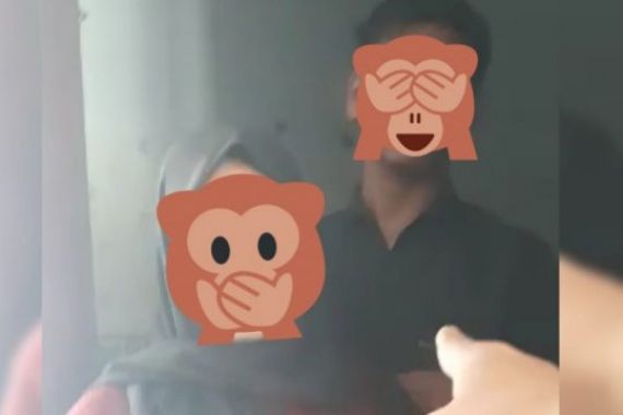 Sepasang Kekasih Tepergok Berbuat Terlarang di Kamar Mandi Alun-alun - JPNN.COM