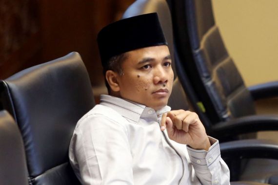 Stafsus Jokowi Tabrak Aturan, Gus Aang Punya Saran untuk Pramono Anung - JPNN.COM