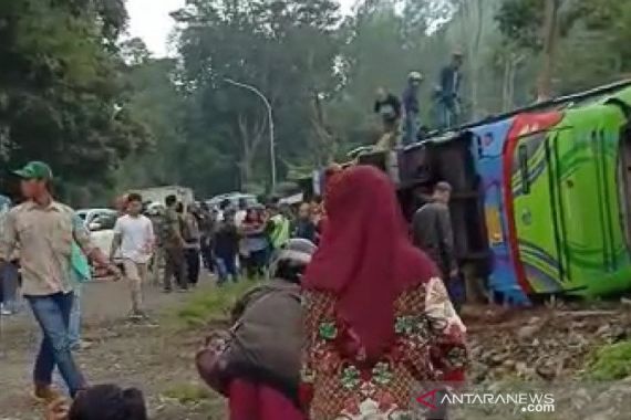 Bus Pariwisata Kecelakaan di Subang, 6 Orang Meninggal - JPNN.COM