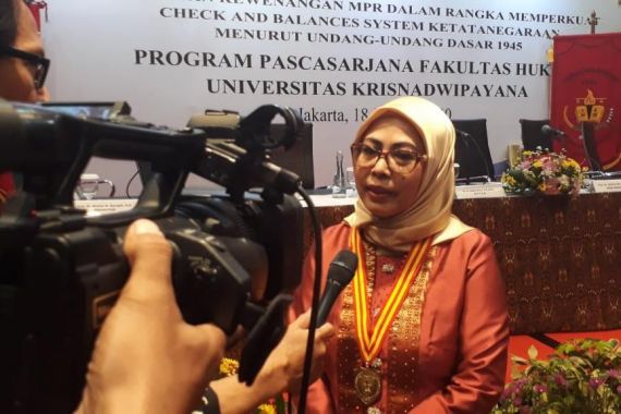 Putri Wapres Ma'ruf Amin Raih Gelar Doktor dari Unkris - JPNN.COM