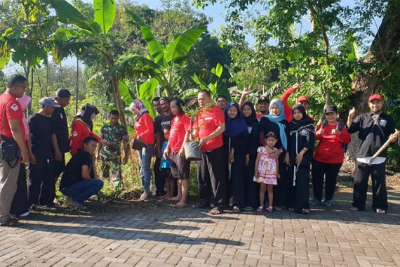 Laskar Ngawi dan 6 Perguruan Silat Tanam Ribuan Pohon - JPNN.COM