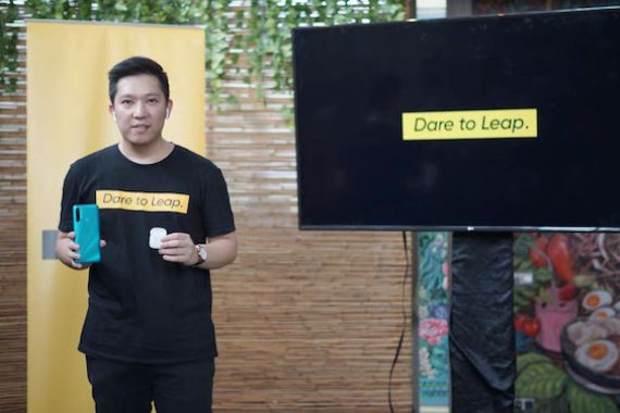 Realme Buds Air dan Realme i5 Sapa Kota Surabaya - JPNN.COM