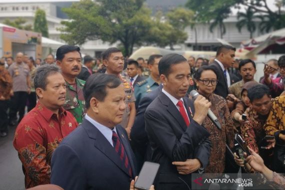 Di Depan Prabowo, Jokowi Tegaskan Tak Kompromi Soal Kedaulatan - JPNN.COM