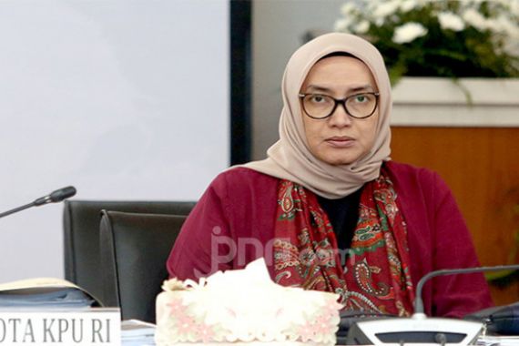 Evi Novida Ginting Dipecat Presiden secara Tidak Hormat, Pengganti Bernama Yessy - JPNN.COM
