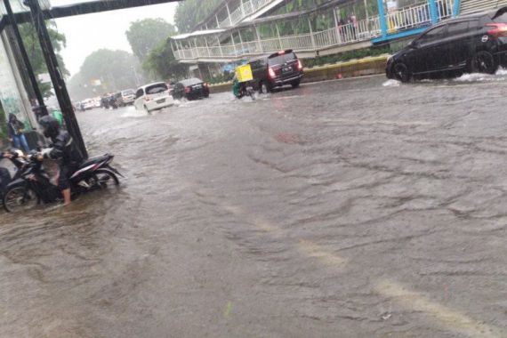 Banjir Jakarta Hari Ini: 78 Titik Genangan, Kedalaman Mencapai 2,5 Meter - JPNN.COM