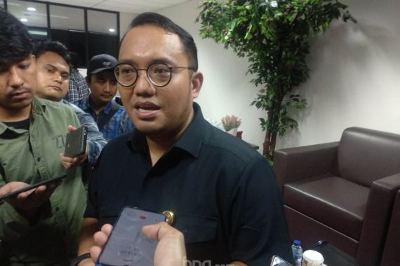 Prabowo Fokus Membantu Jokowi Ketimbang Memikirkan Hasil Survei - JPNN.COM