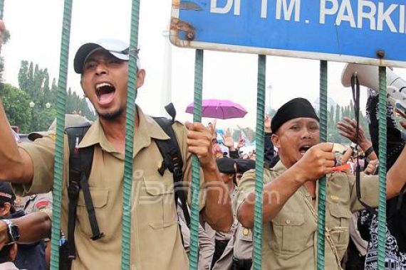 Guru Nurul: Demo Bukan Solusi, Hononer Jangan Tambah Bikin Pusing Pemerintah - JPNN.COM