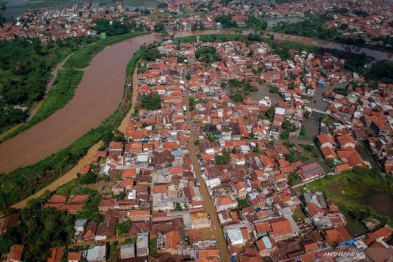 Banjir di Kabupaten Bandung Rendam 3.744 Rumah, 4 Sekolah, 17 Tempat Ibadah - JPNN.COM