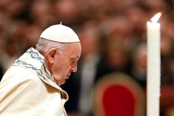 Akun Resmi Paus Fransiskus Beri Like ke Foto Model Seronok, Vatikan Kelabakan - JPNN.COM