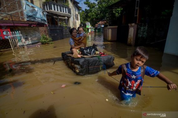 Wilayah Terdampak Banjir di Kabupaten Bandung Gelap Gulita - JPNN.COM