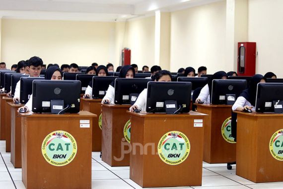 CPNS 2019 Segera Menikmati Gaji Perdana, PPPK Masih Merana - JPNN.COM