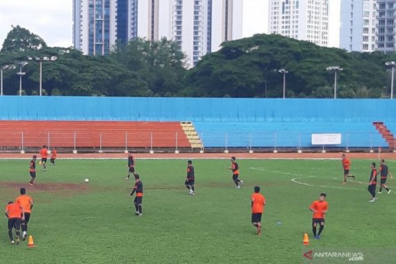 Persija Sering Pindah Tempat Latihan, Tony Sucipto Bilang Begini - JPNN.COM