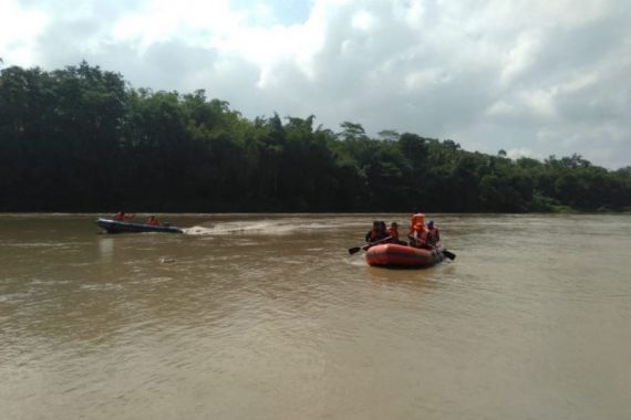 Sudah Dua Hari Jasad Kakek Sanirsad Belum Ditemukan - JPNN.COM