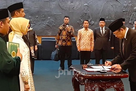 Bamsoet Lantik Anggota MPR Pengganti Zainudin Amali dan Edhy Prabowo - JPNN.COM