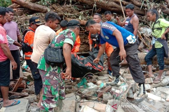 Banjir Bandang Terjang Tapteng, Tujuh Orang Meninggal Dunia - JPNN.COM