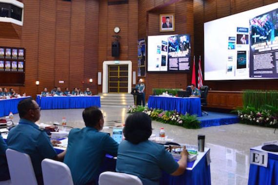 Peserta Rapim TNI AL Terima Paparan Dari Pejabat Utama Mabesal - JPNN.COM