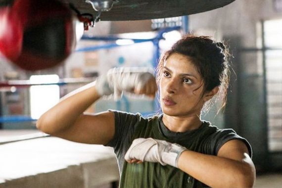 Priyanka Chopra Bakal Bergabung di Matrix 4 - JPNN.COM