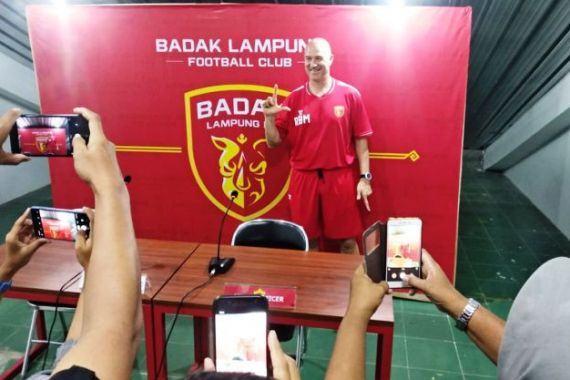 Pelatih Badak Lampung FC Pasang Target Menang di Setiap Laga Kandang - JPNN.COM