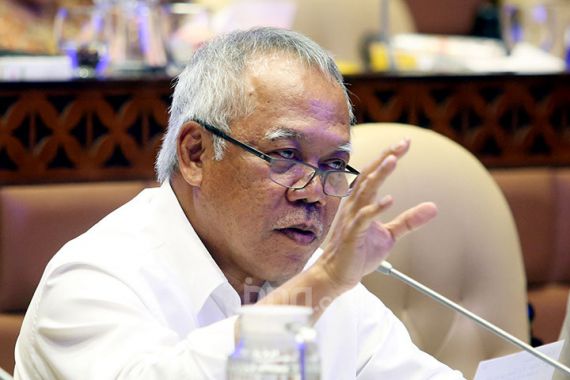 Sudah Ada Tol Trans Sumatera, Pak Basuki Tegaskan Pemerintah Tetap Peduli Jalintim - JPNN.COM