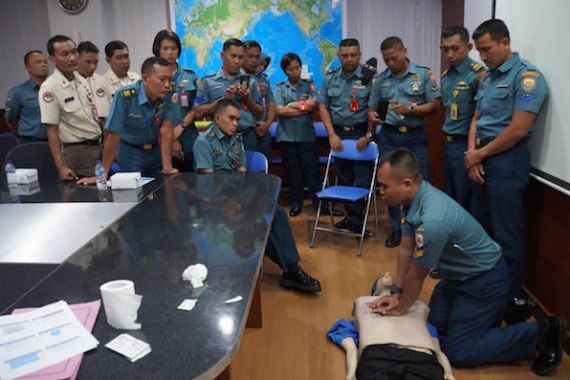 Bentuk Prajurit Unggul, Satuan Kapal Cepat Koarmada II Gelar Latbinpers - JPNN.COM