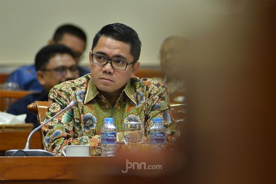 Rektor UI Rangkap Jabatan, Arteria Dahlan Minta Mahasiswa Bersuara - JPNN.COM
