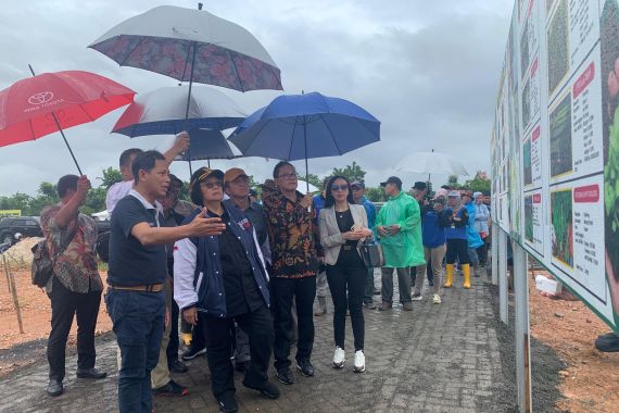 Menteri LHK Bersama Ketua Panitia HPN Tinjau Lokasi Penanaman Pohon Jokowi - JPNN.COM