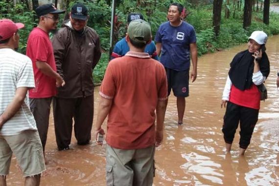 Bogor Diguyur Hujan, Daerah Ini Kebanjiran - JPNN.COM