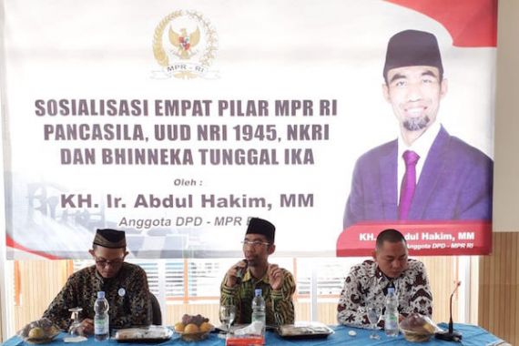 Sosialisasi 4 Pilar MPR, Senator Lampung Abdul Hakim Ajak Pemuda Berkontribusi Memajukan Bangsa - JPNN.COM