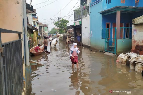 Banjir di Kabupaten Bandung, Ratusan Jiwa Terpaksa Mengungsi - JPNN.COM