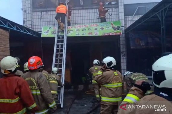 25 Orang Terjebak dalam Kebakaran di Kafe, Satu Tewas Terpanggang - JPNN.COM