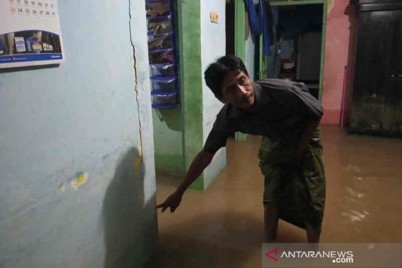 10 Kecamatan di Cirebon Terendam Banjir, Kali Ini Lebih Parah - JPNN.COM