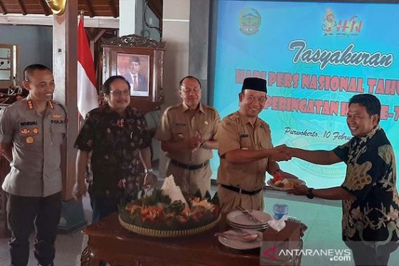 Harapan Bupati Banyumas Kepada Insan Pers Saat Momen HPN 2020 - JPNN.COM