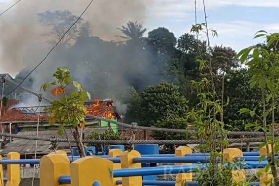 Pondok Pesantren di Bogor Terbakar, Lihat Fotonya - JPNN.COM