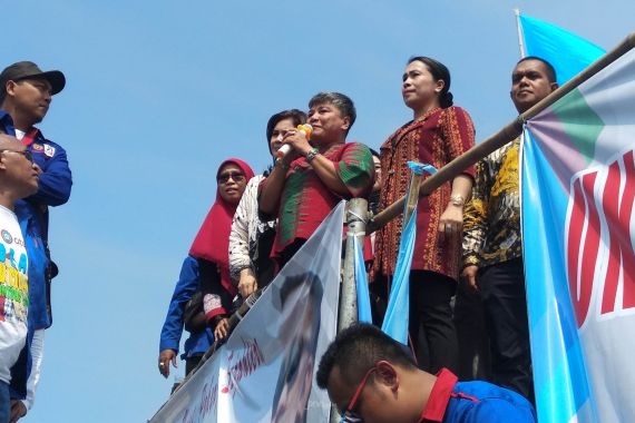 Janji Manis Legislator di Hadapan Buruh - JPNN.COM