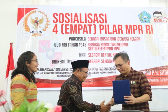 Pesan Sihar Sitorus Saat Sosialisasi Empat Pilar Kebangsaan di Padangsidempuan - JPNN.COM