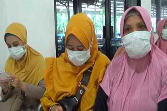 Wabah Virus Corona, Pemkab Kirim Masker Khusus untuk Para TKI - JPNN.COM