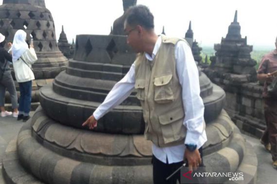 3.000 Noda Permen Karet Merusak Keindahan Candi Borobudur - JPNN.COM