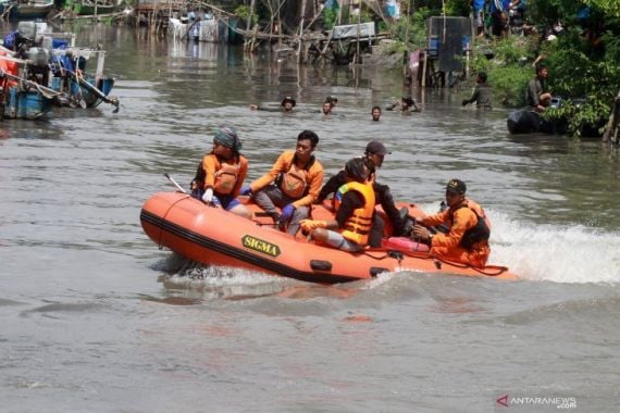 Tiga Bocah Tewas Tenggelam saat Berenang di Sungai Cileungsi - JPNN.COM