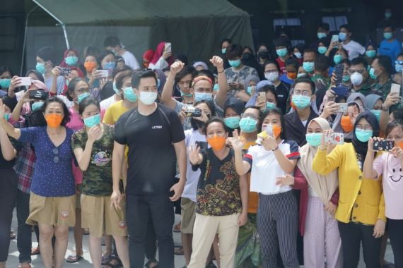 Selamat! 53 Mahasiswa Indonesia Lulus dari Universitas di Kota Kelahiran Virus Corona - JPNN.COM