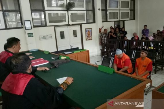 Jalani Sidang Perdana, Dua Terdakwa Pembunuhan PNS Kementerian PUPR Terancam Hukuman Mati - JPNN.COM