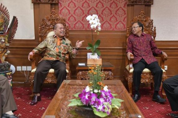 Wakil Ketua MPR Syarief Hasan Minta Masukan Gubernur Bali soal Amendemen UUD 1945 - JPNN.COM