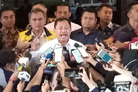Menkes Sudah Pakai Masker, Saleh: Padahal dr Terawan Kan Sehat - JPNN.COM