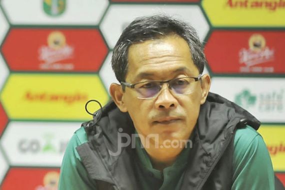 Aji Santoso Putus Rekor 2 Kali Kalah dari Bhayangkara FC - JPNN.COM