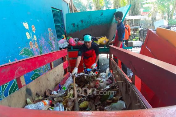 Anak Buah Anies Baswedan Ungkap Fakta Mengejutkan soal Jumlah Sampah Selama Masa Darurat Corona - JPNN.COM
